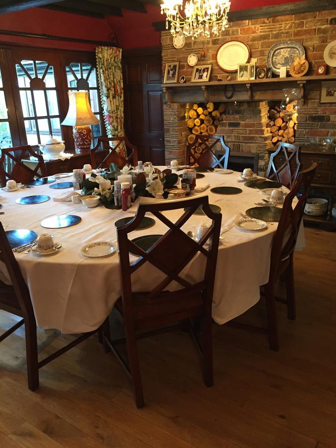 Bed and Breakfast Tudor Place Уиннерш Экстерьер фото