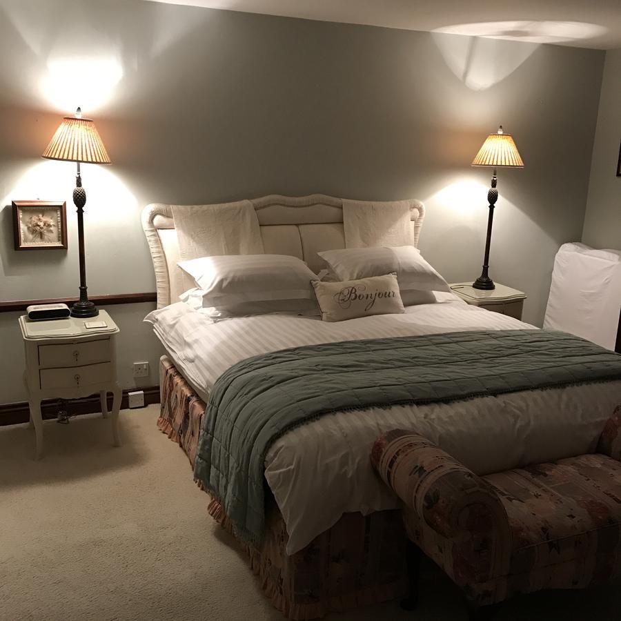 Bed and Breakfast Tudor Place Уиннерш Экстерьер фото