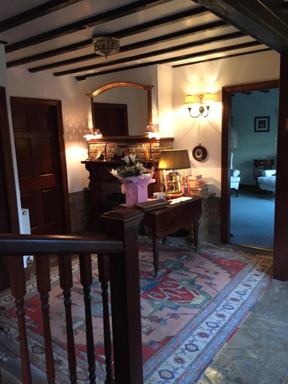 Bed and Breakfast Tudor Place Уиннерш Экстерьер фото